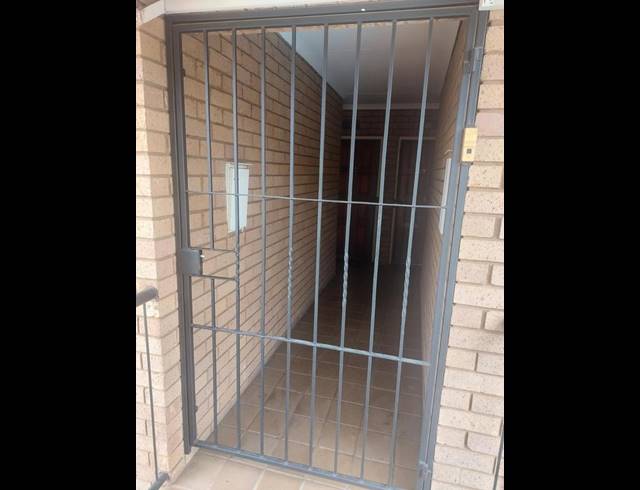 2 BEDROOM PROPERTY TO RENT IN HENNOPSPARK